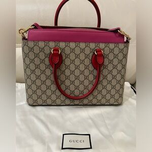 NEW GUCCI GG Supreme Monogram Zip Top Tote - NEVER BEEN USED